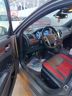 کرایسلەر 300